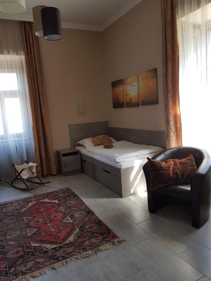Ketbodonyi Apartments エクステリア 写真